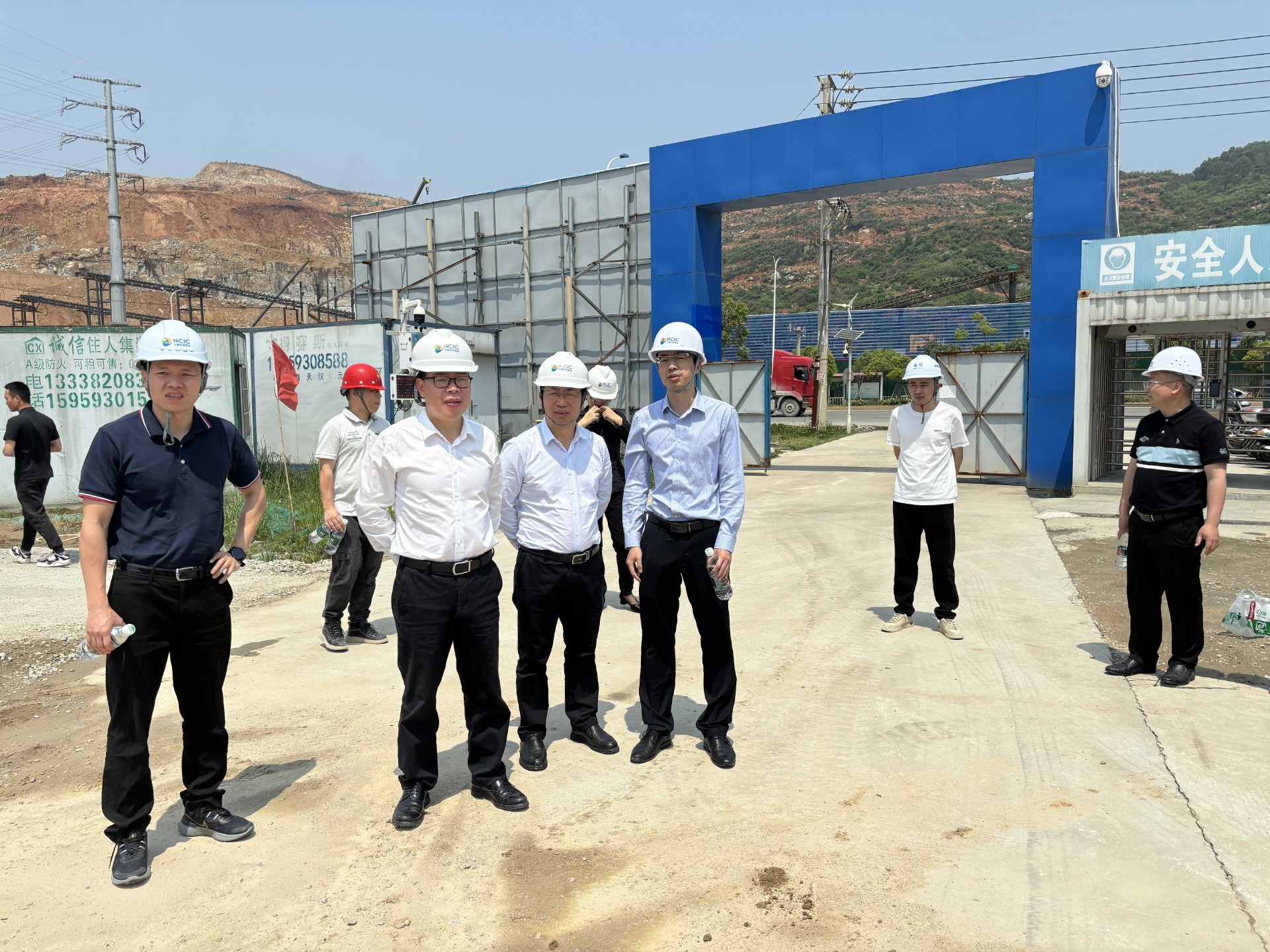 市交投集團領(lǐng)導深入市交投項目開(kāi)展五一節前安全檢查，賴(lài)海瀾拍攝1_new.jpg