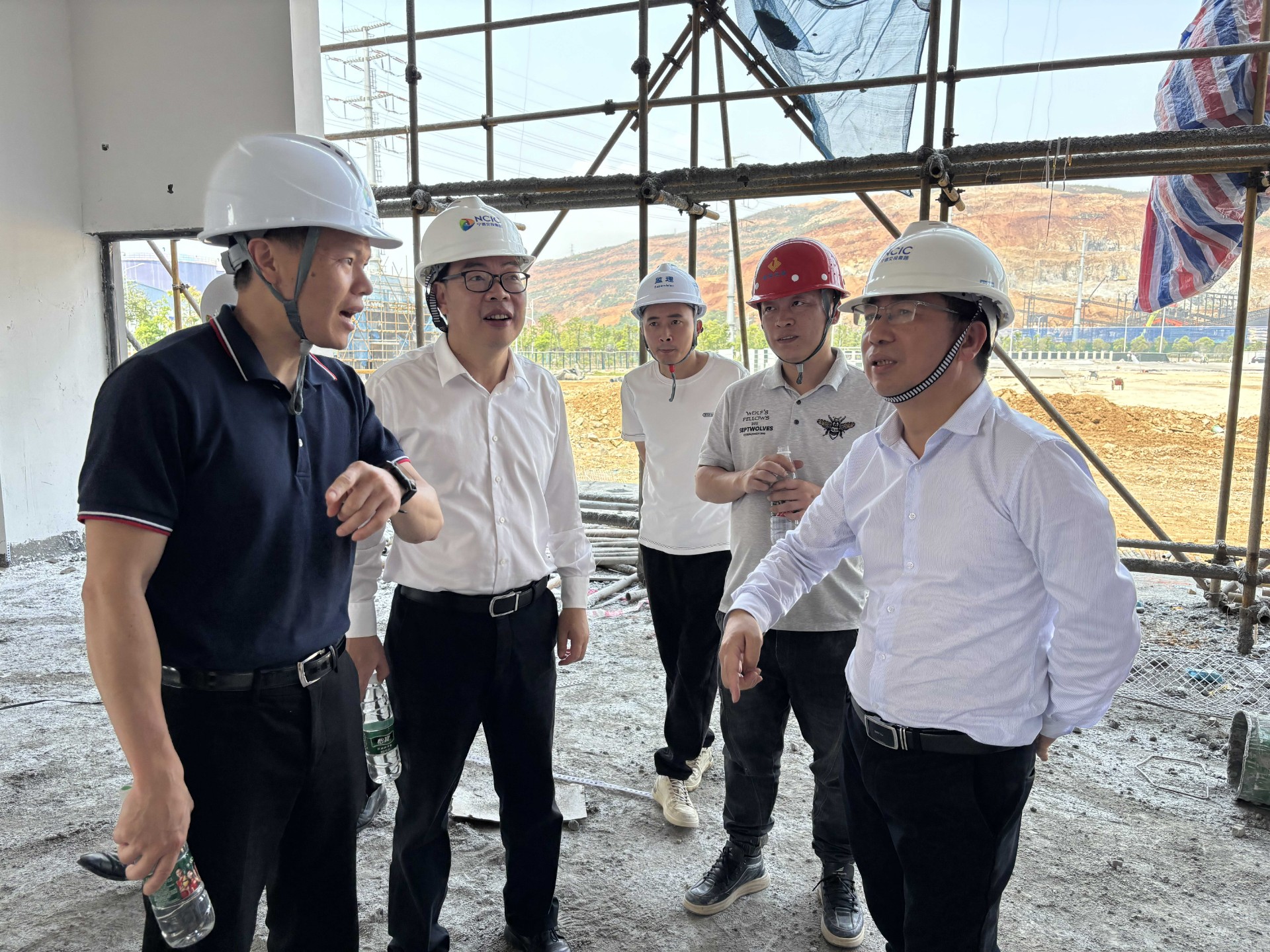 市交投集團領(lǐng)導深入市交投項目開(kāi)展五一節前安全檢查，賴(lài)海瀾拍攝2_new.jpg
